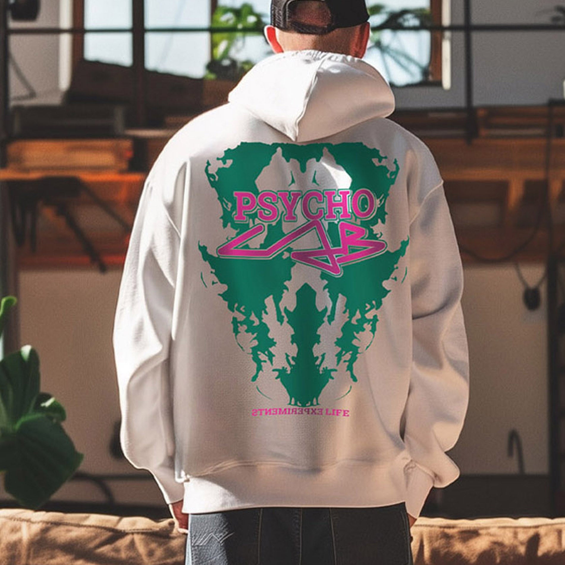 Der PsychoLab Zip Hoodie Emotions mit einem auffälligen, kreativen Grafikdesign auf der Rückseite, perfekt für urbanen Stil und Streetwear-Liebhaber. psychoLab